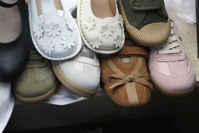 Memahami perbedaan antara sepatu semen dingin dan sepatu yang dicetak suntikan